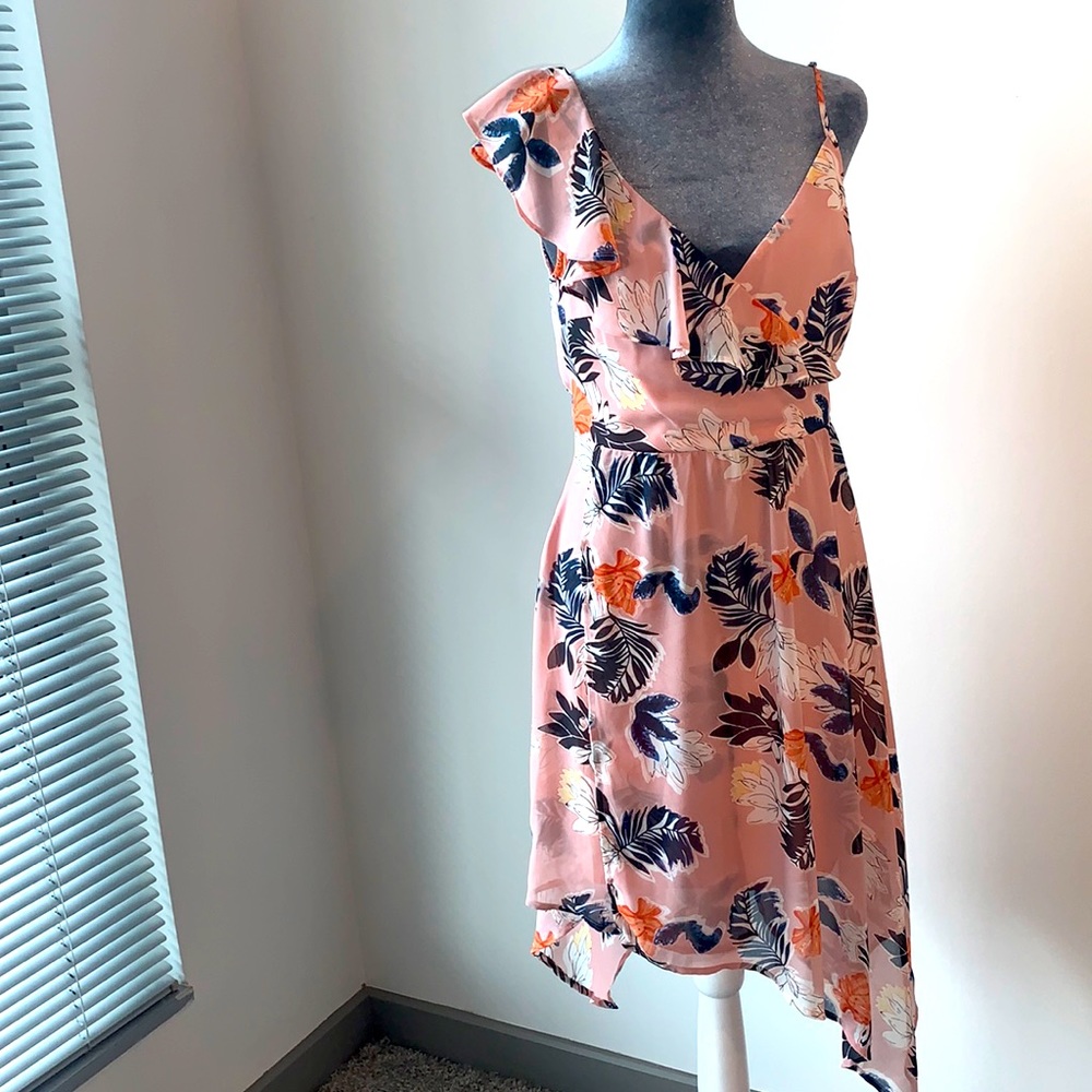Andeawy XS peach dress with white, black, orange and blue.